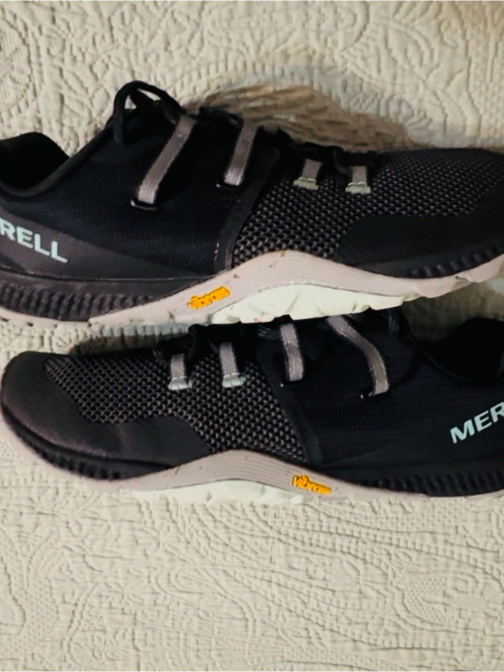 Merrell Trail Glove 6 women’s shoe, sz10, blk/ grey, gently used